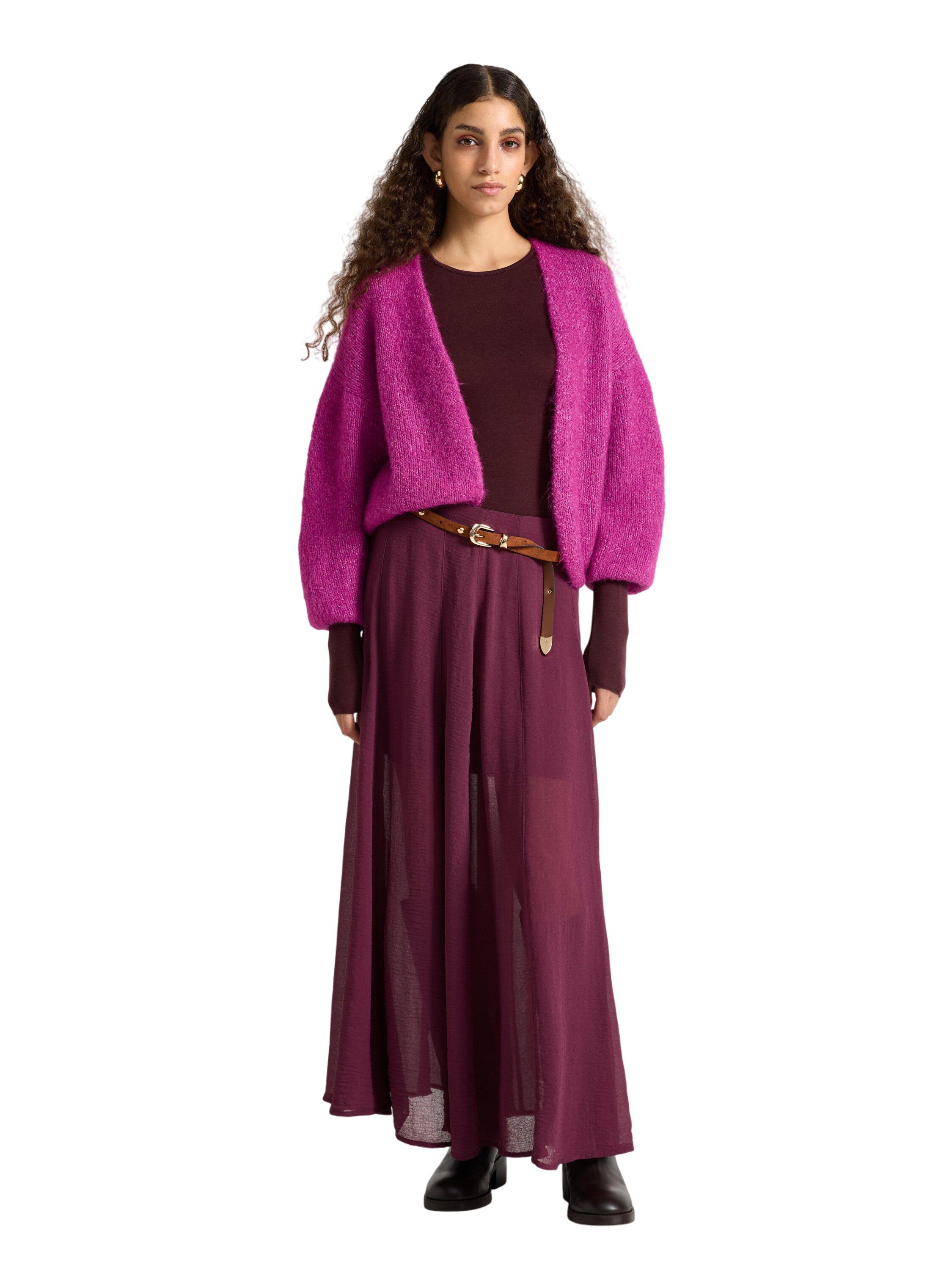 Soft and cosy knitted cardigan with