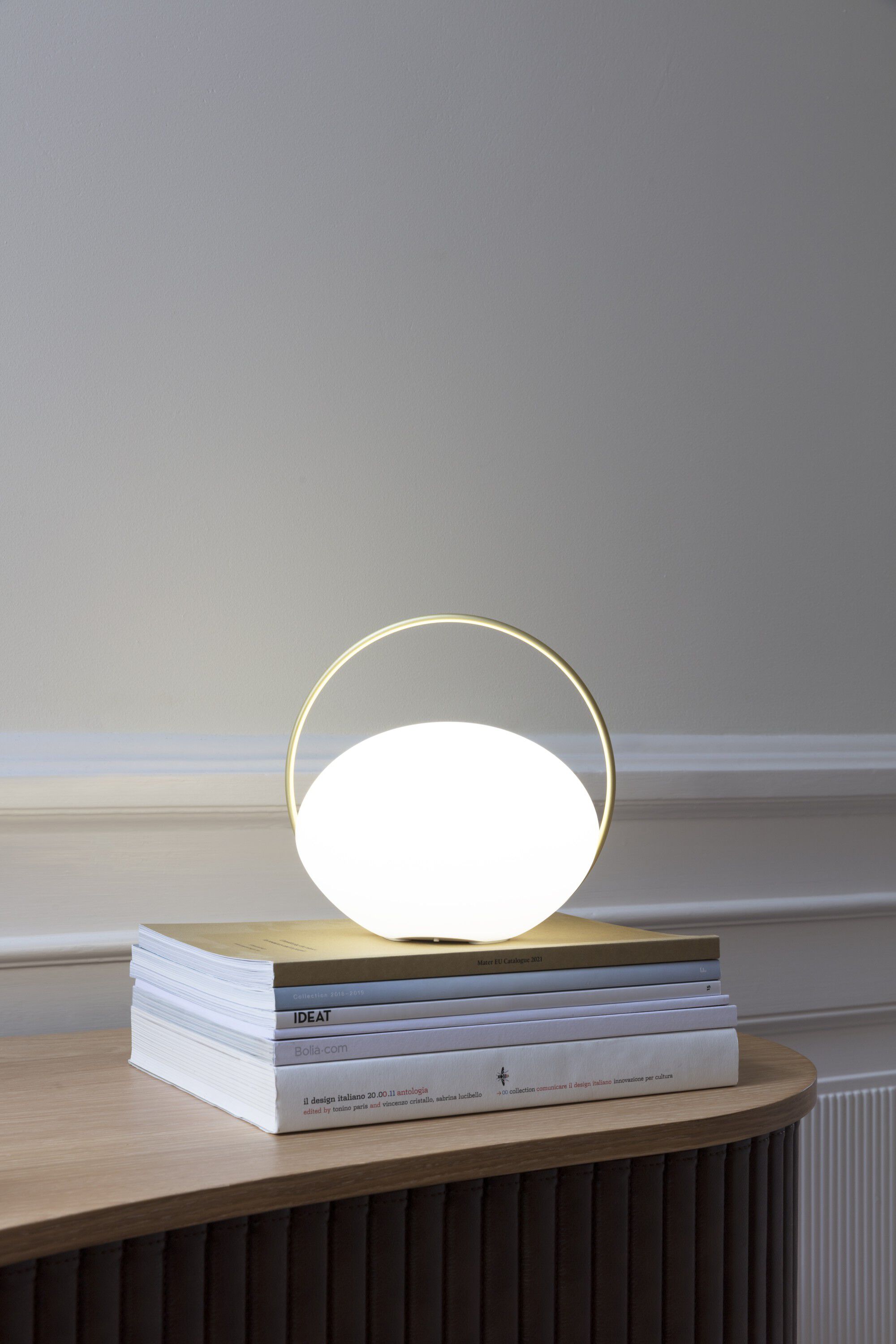 Orbit portable lamp
