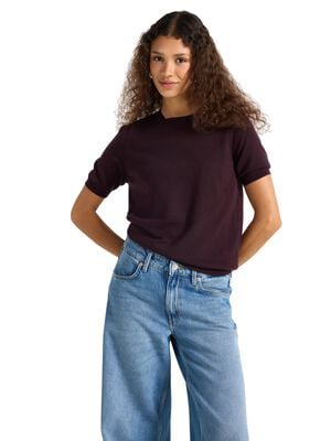 Finstickad topp med rund halsringni