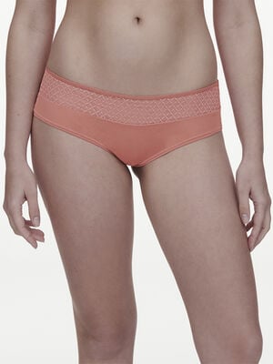 Norah Chic Covering Shorty