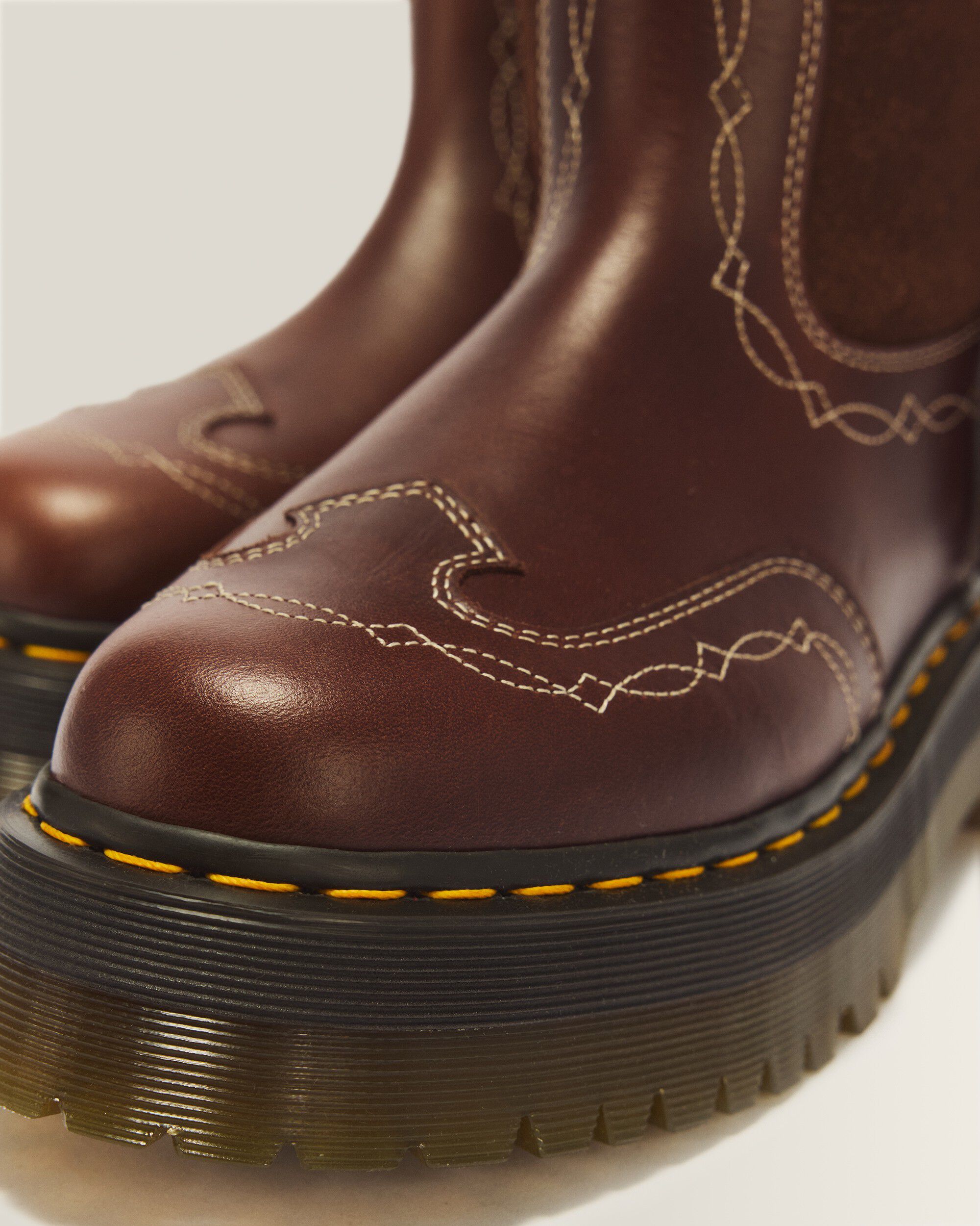 Quad Mid Dr Dark Brown Classic Pull Up+Bronx Suede