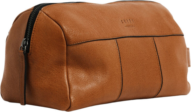 stillRichard Toiletry Bag