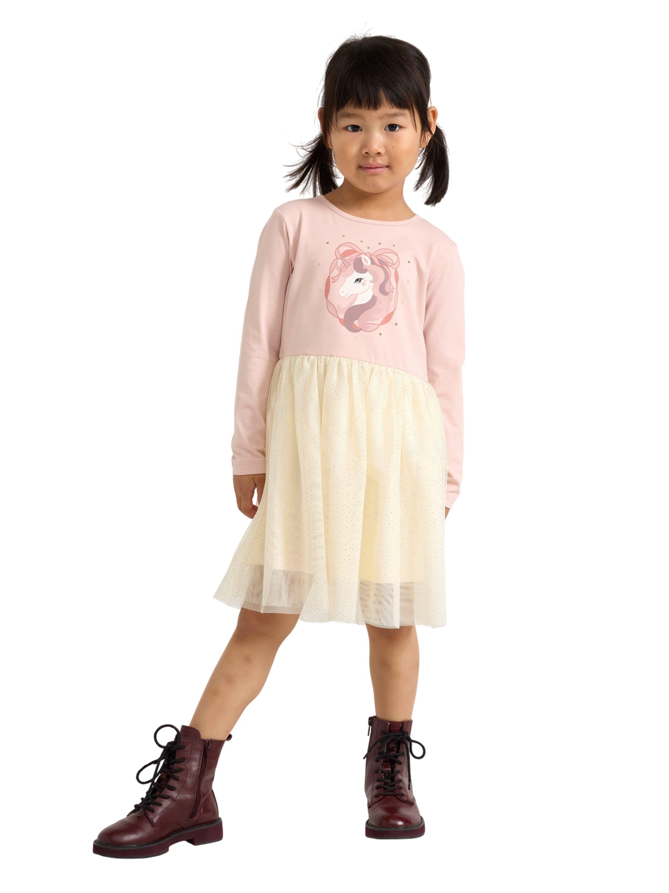 L&aring;ng&auml;rmad kl&auml;nning med n&auml;tskjorta.