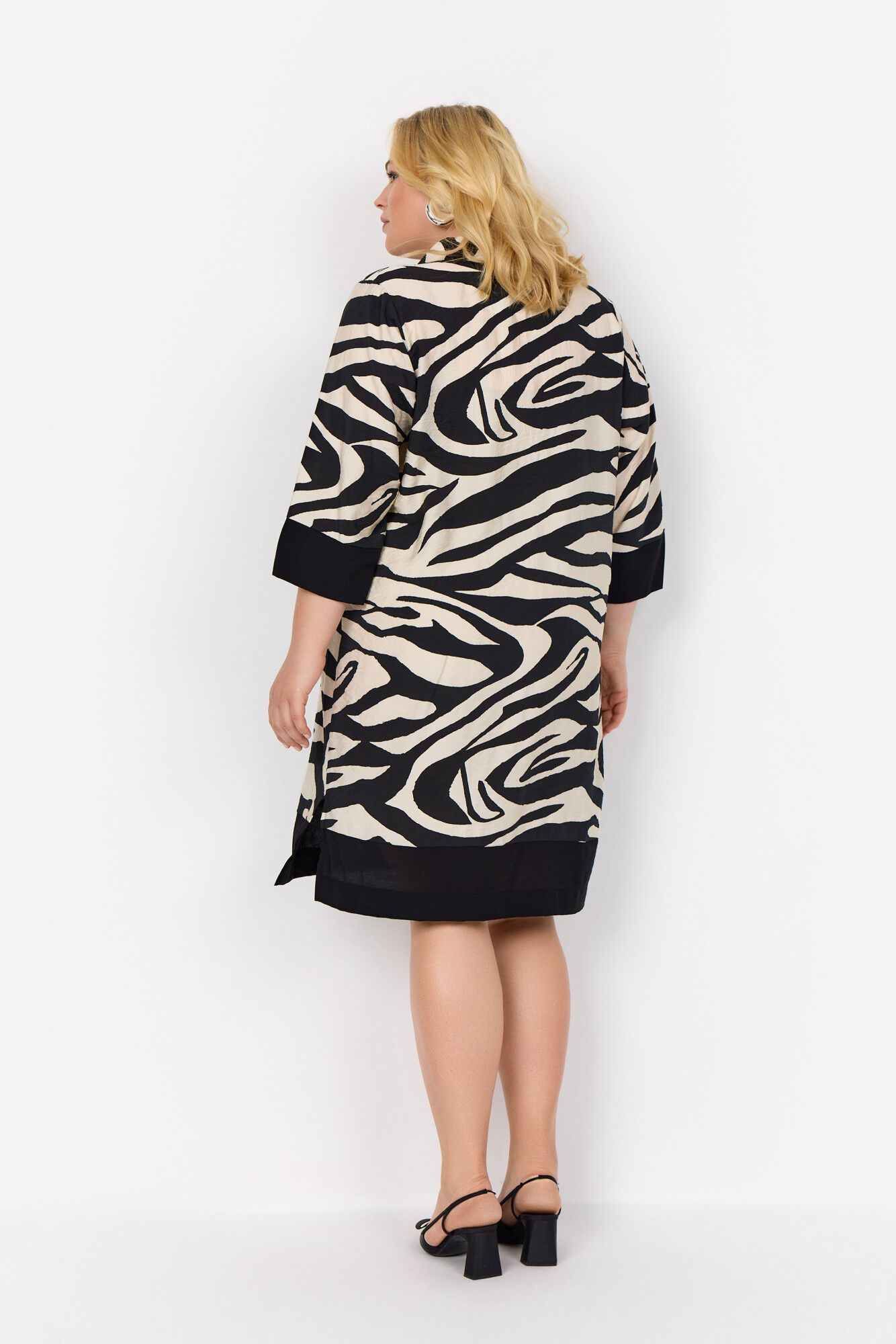 Curvy WA-LUANA 4 Kjole Sort