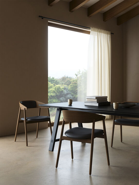 AC2 armchair, Smoked oak, Leather Black