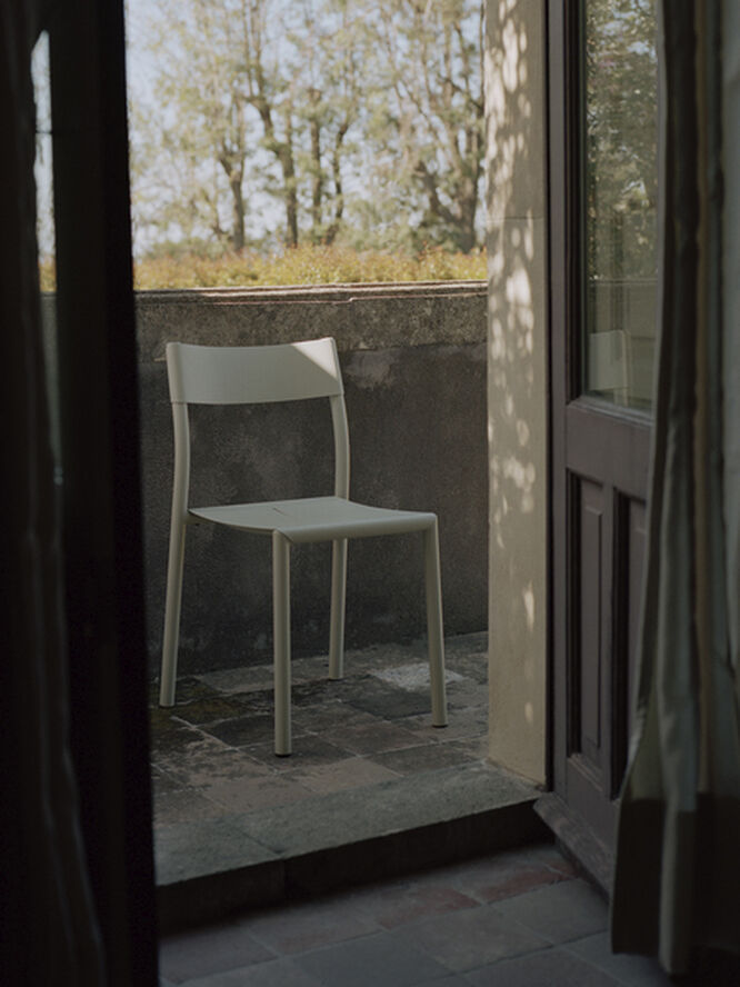 May Chair, Outdoor, Steel, Light Grey