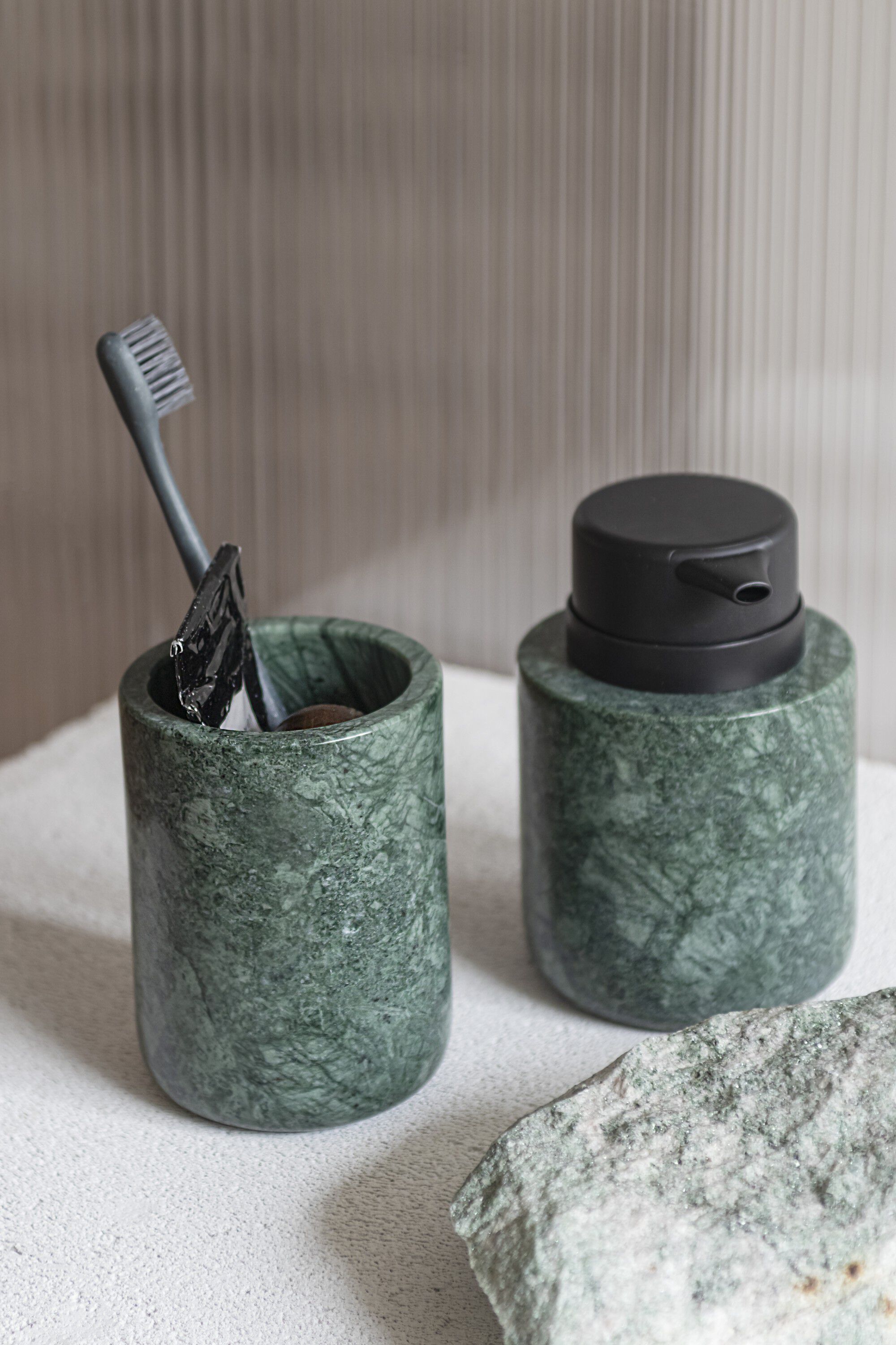 MARBLE toothbrush holder