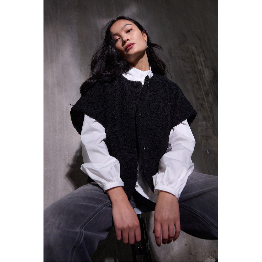 5101PBOTeddy vest