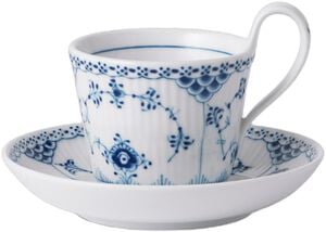 Musselmalet Halvblonde kop med underkop 17 cl