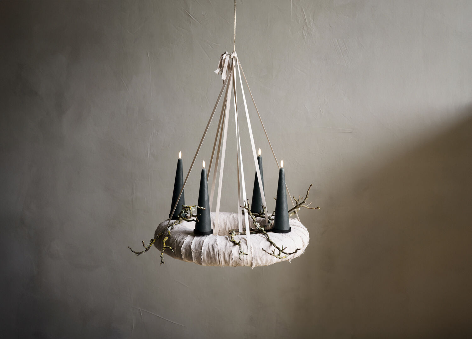 Giftbox w. spike, remote, LED cone candle, Pine green, Smoot