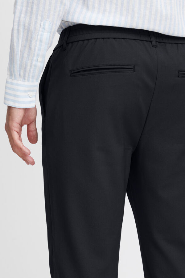 CFMARC performance pants with pleat