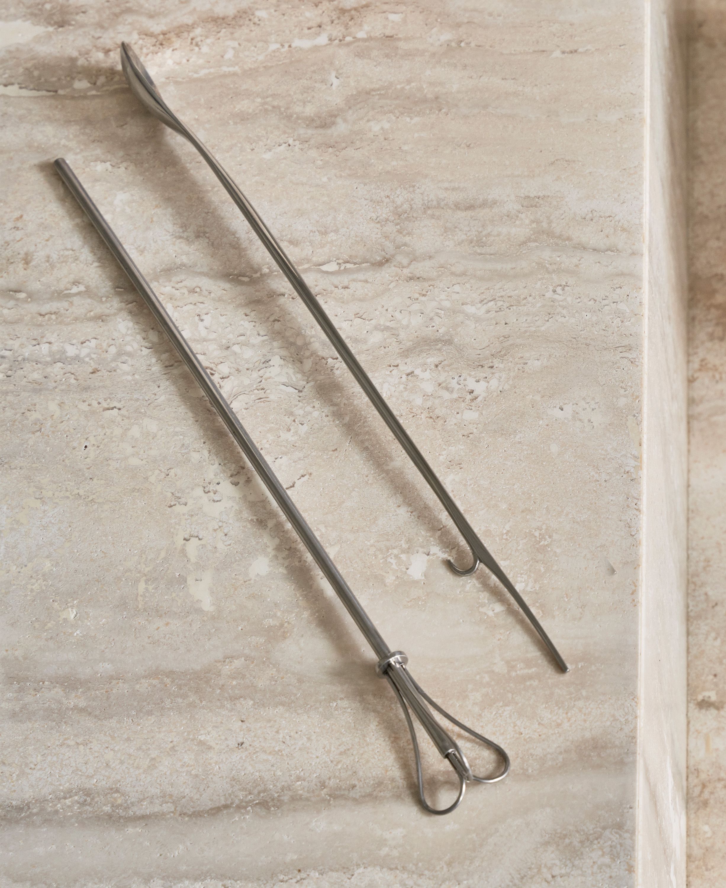 Cocktails&aelig;t, 2 dele