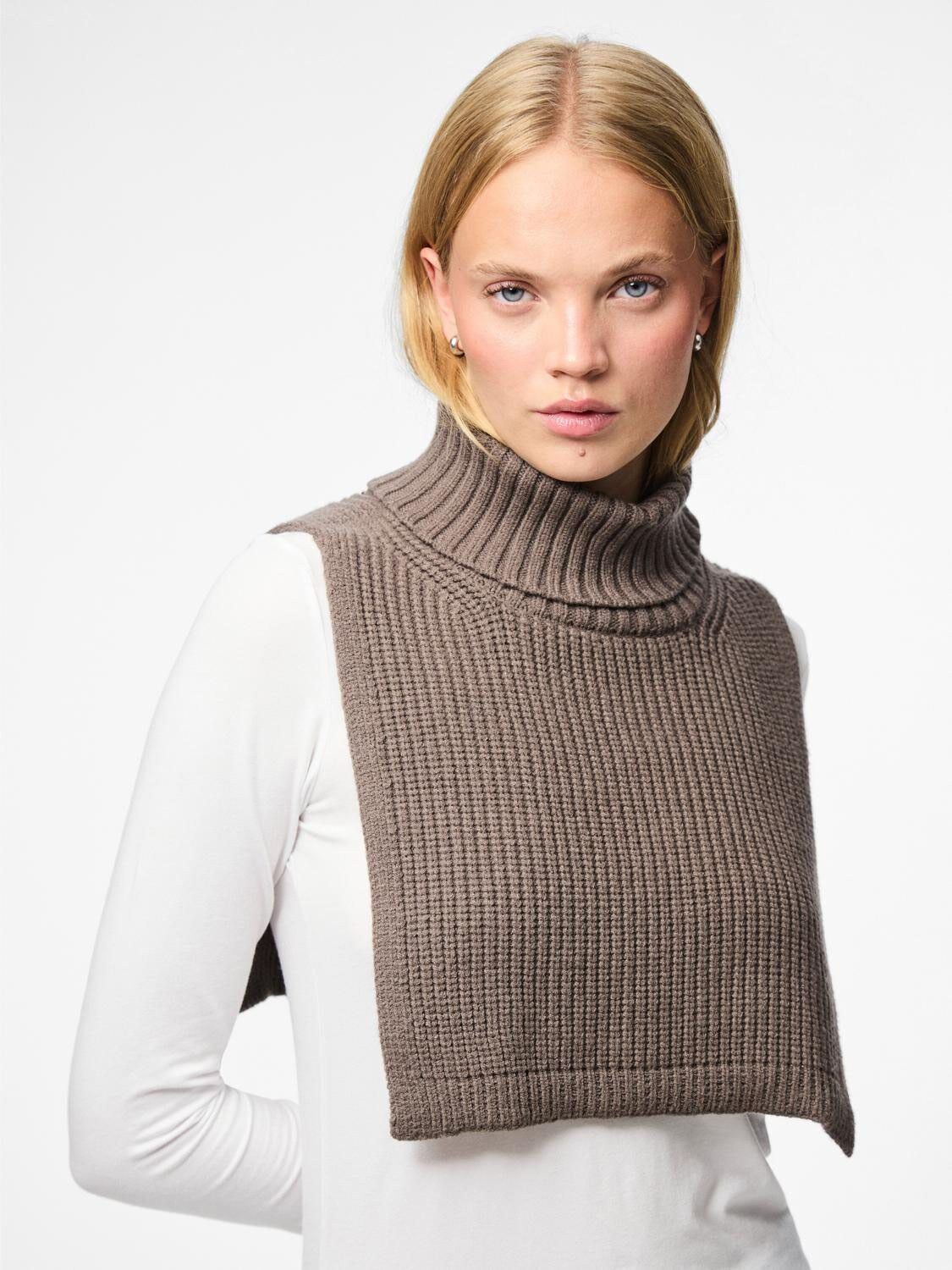 PCJANNI NECKWARMER NOOS BC