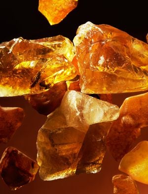 Precious Amber Scented Candle 360g