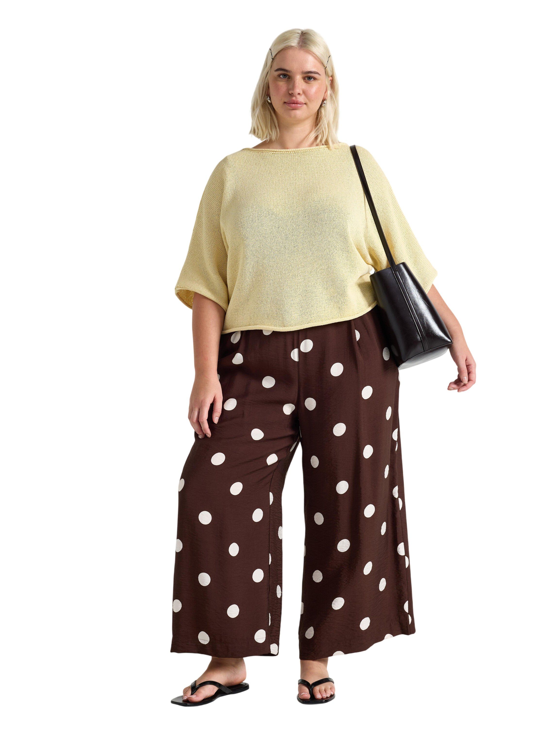 Knitted jumper with three quarter s