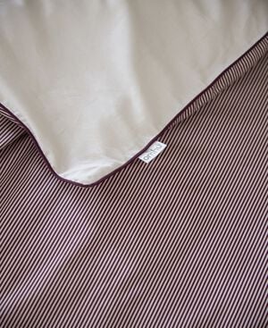 &Oslash;KOLOGISK SENGES&AElig;T - PIN STRIPE M/PIPING