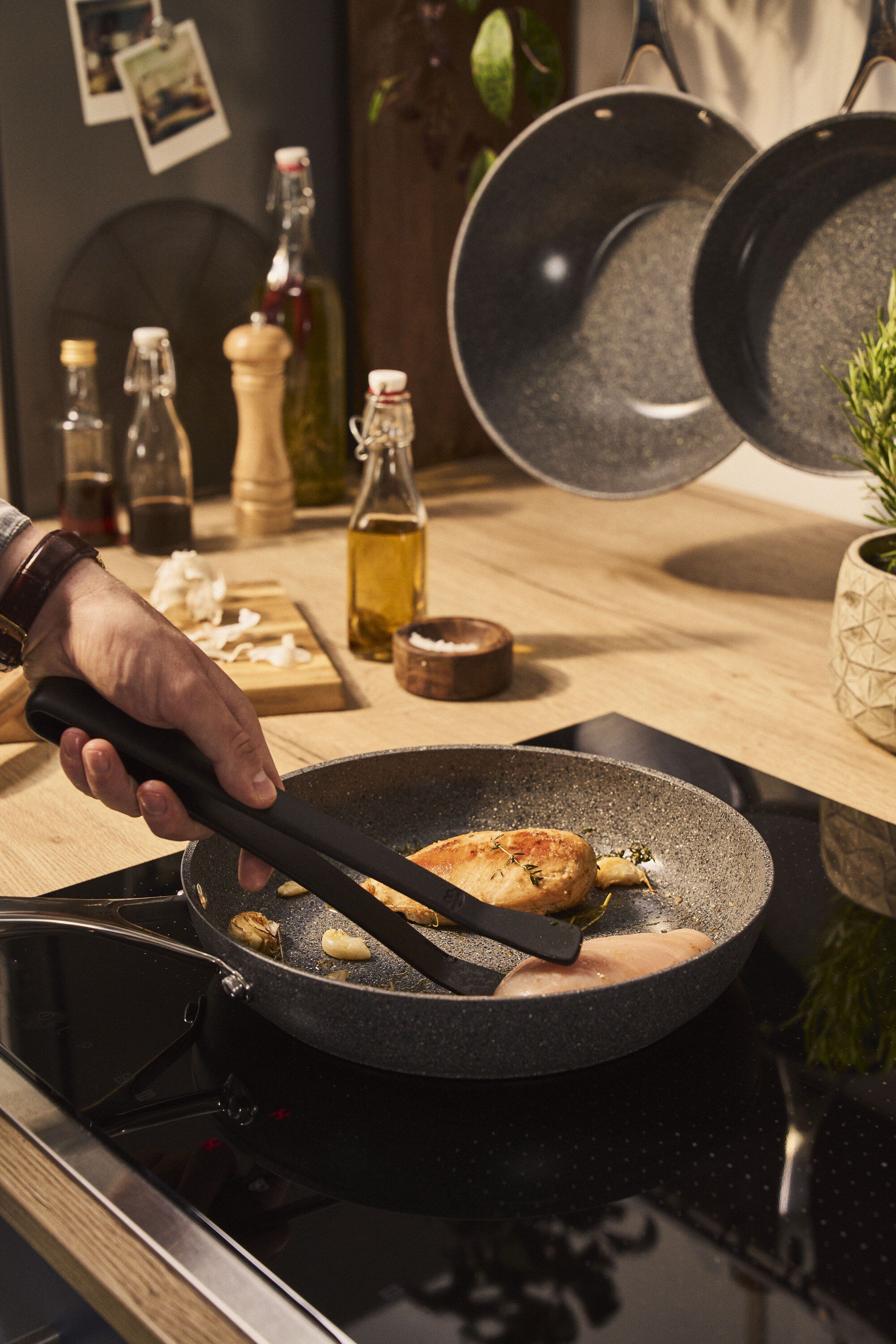 Salina Ceramic Stegepande, 32 cm, Aluminium, Titanium forst&aelig;