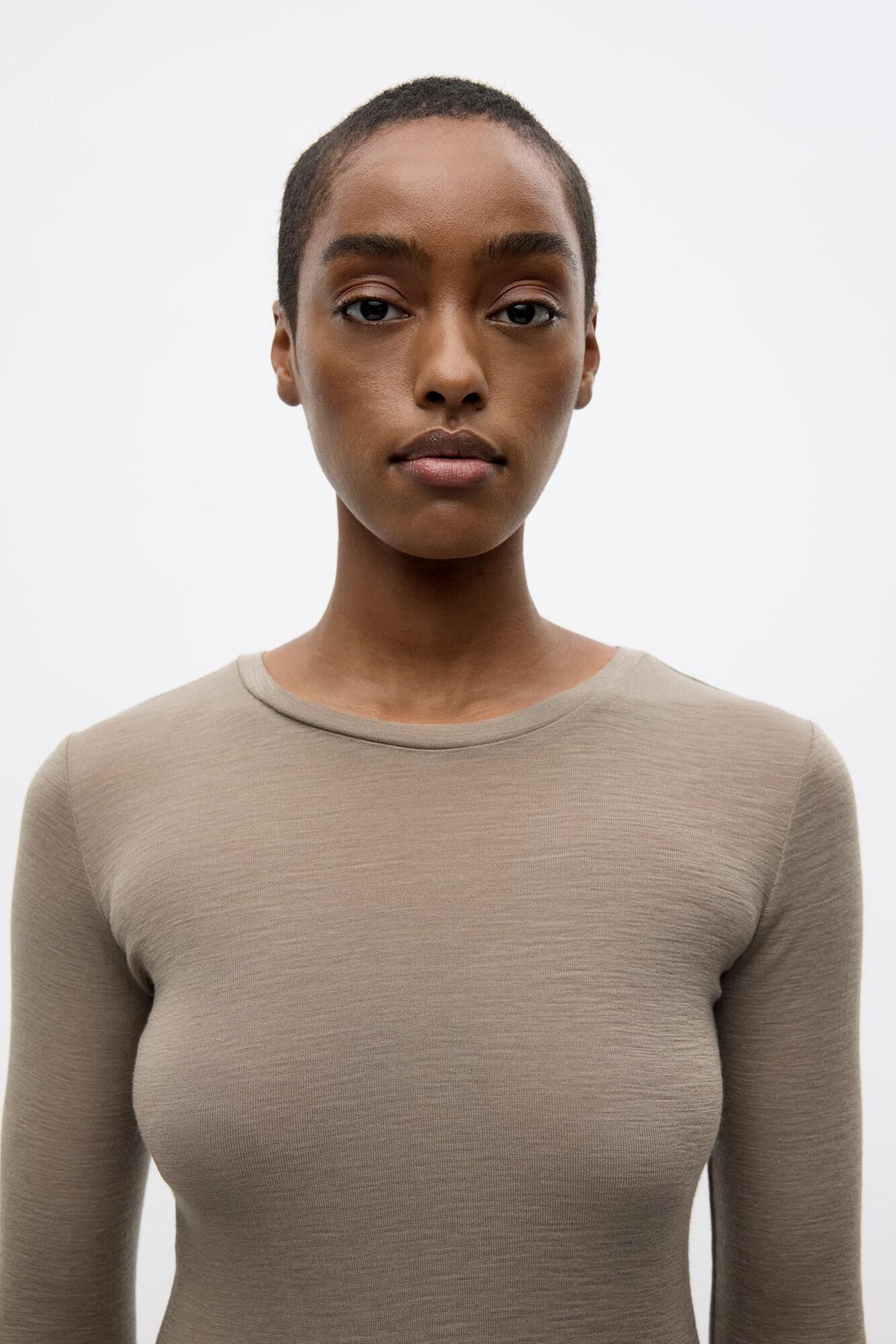 ENANNA LS O-N TEE 7226