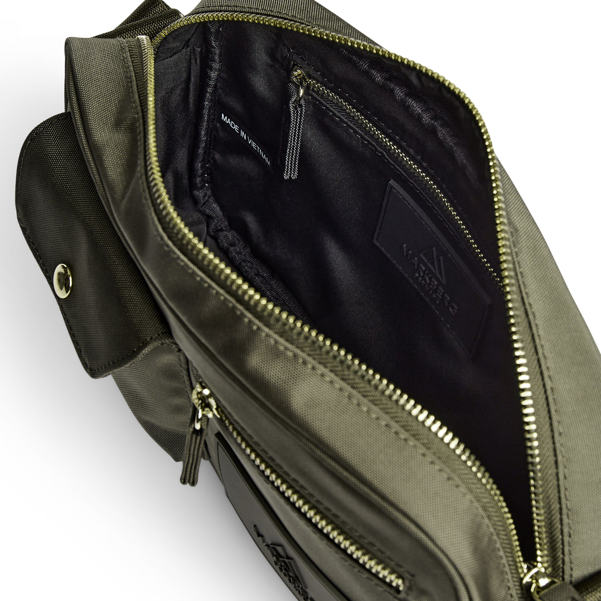 Darlambg Crossb. , Monochrome