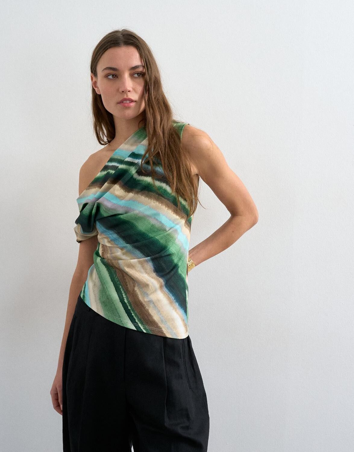 Tsjulina Formal Off Shoulder Top Jrs