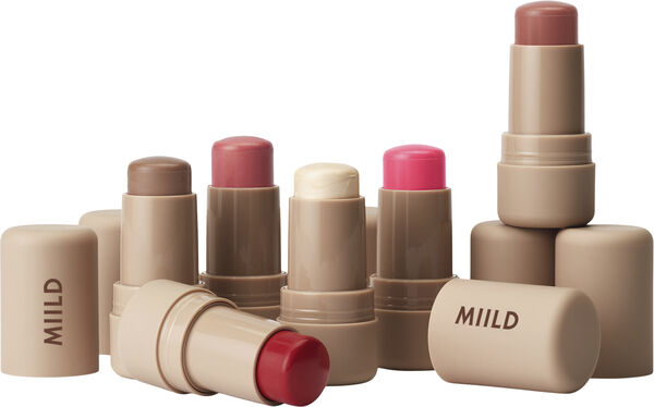 Skin Glow Tinted Beauty Balm highlighter