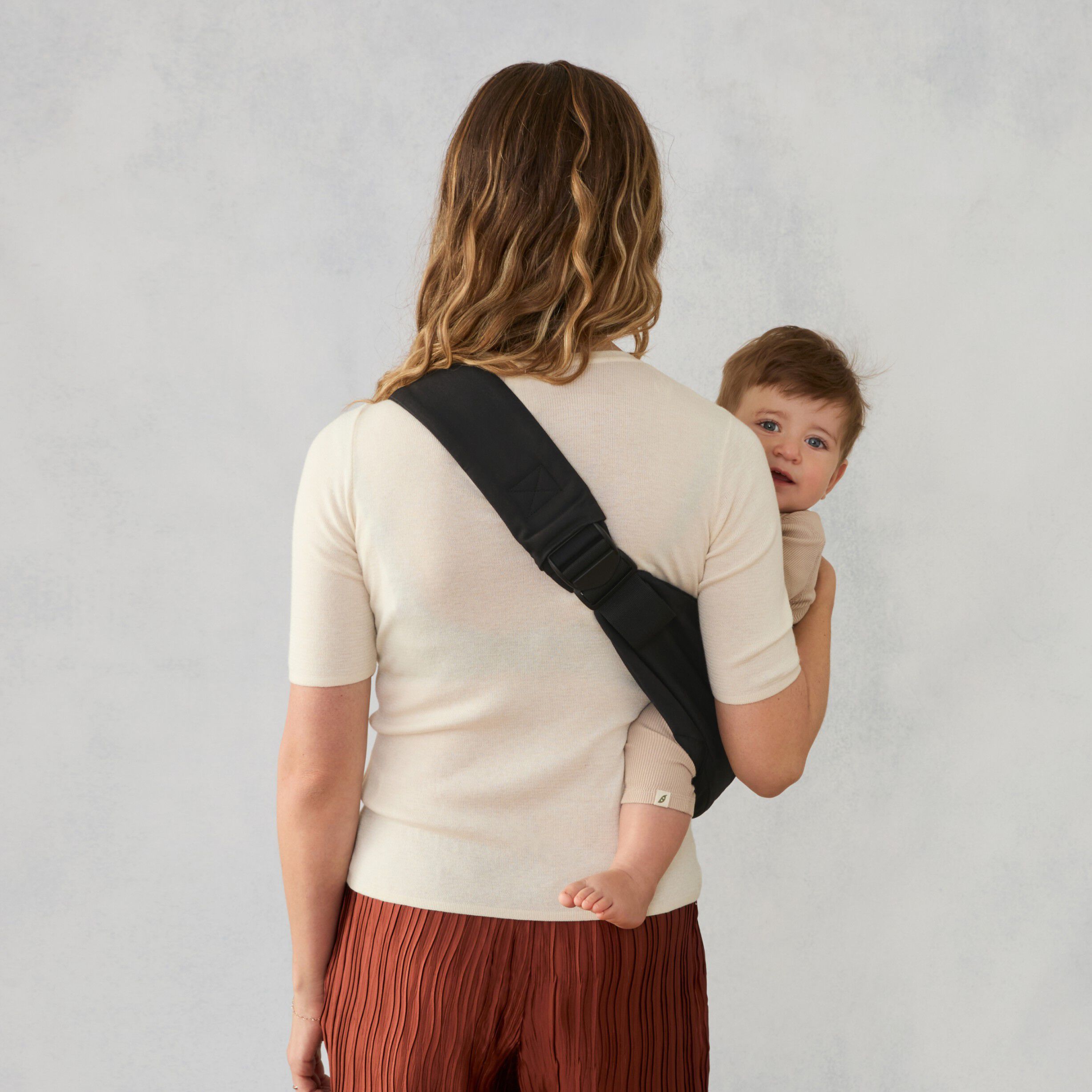 Upsie Sling Carrier