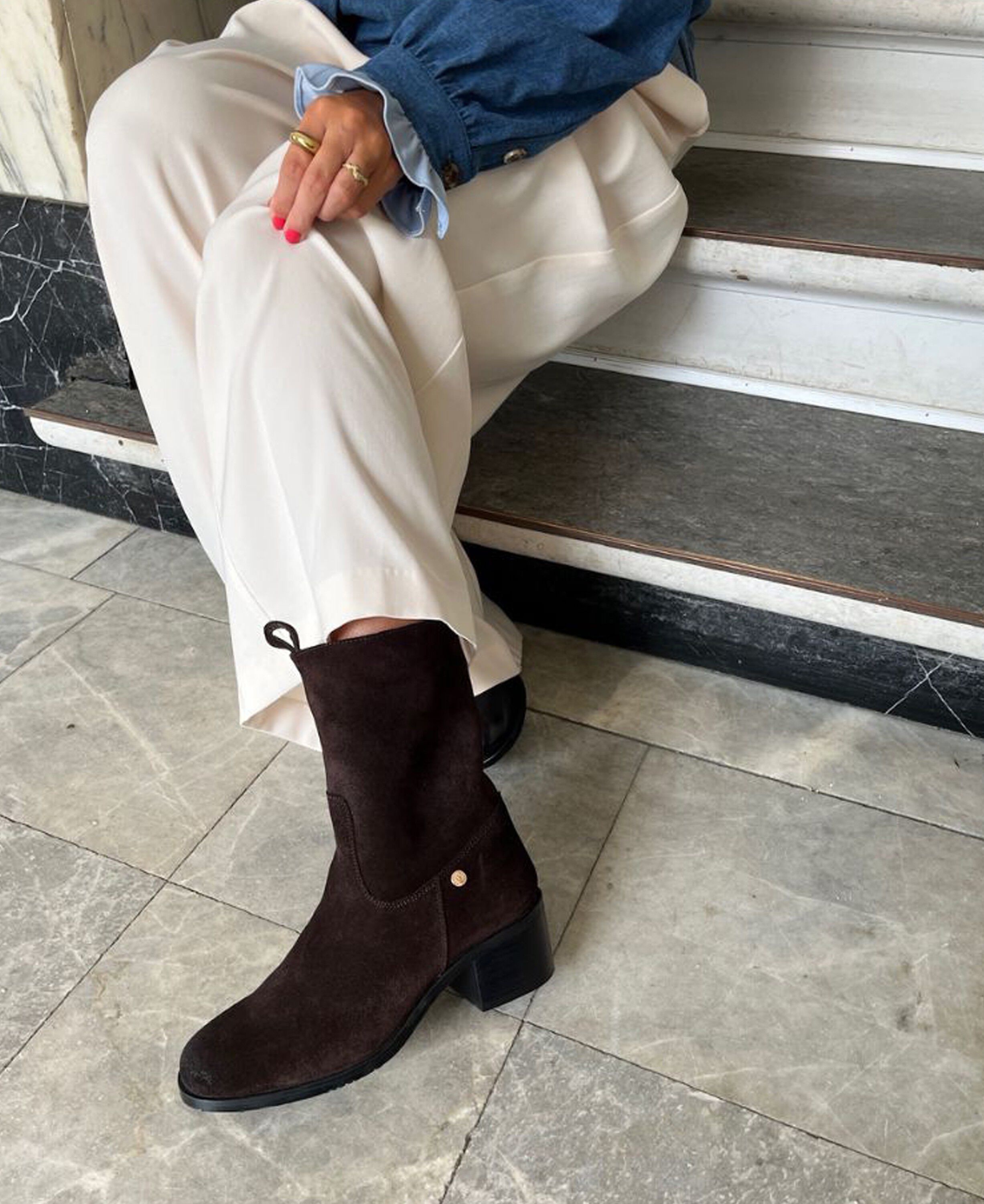 THE REAL WALKING SUEDE