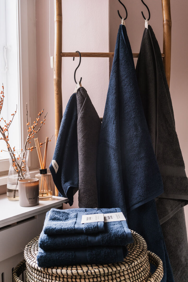 New frott&eacute; dress blue h&aring;ndkl&aelig;de