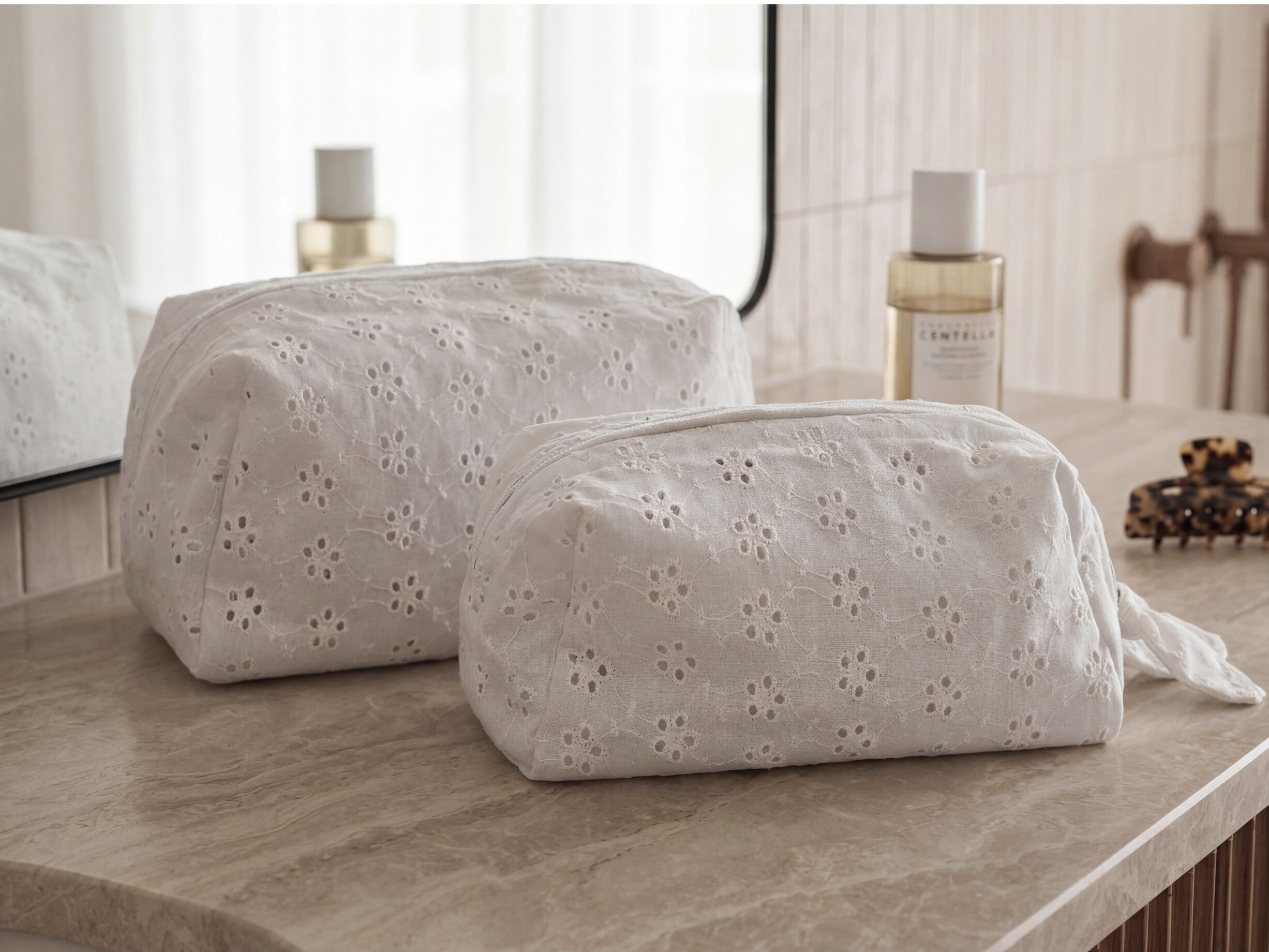 Toalettveske Weekend Stories Suite One White