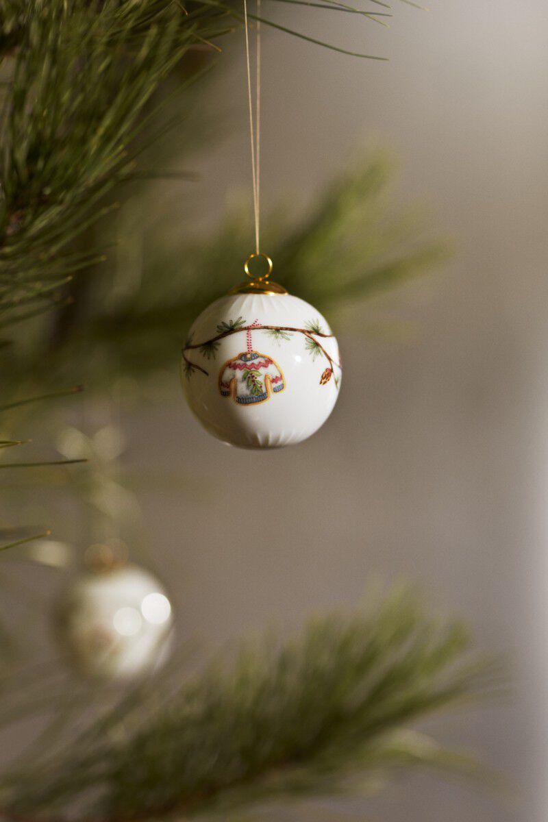 Hammersh&oslash;i Christmas Kugle 2025 &Oslash;6 cm hvid m. deko