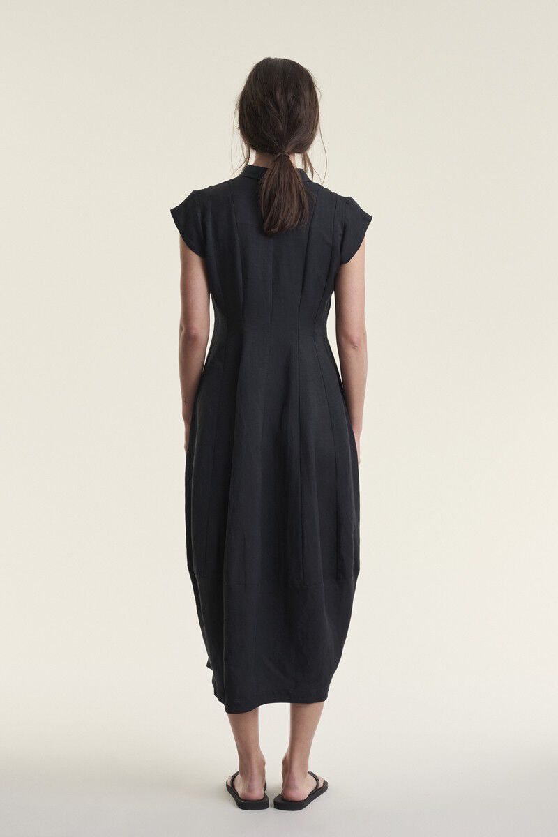 Sukosu kjole med krave