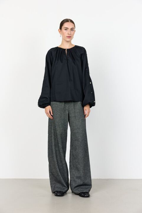 LR-ISLA SOLID 131 Bluse Sort