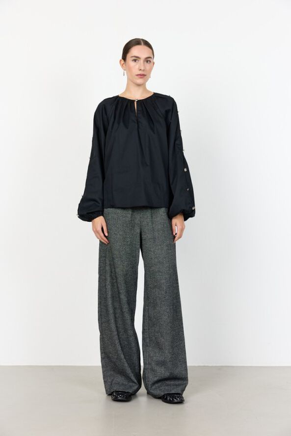 LR-ISLA SOLID 131 Bluse Sort