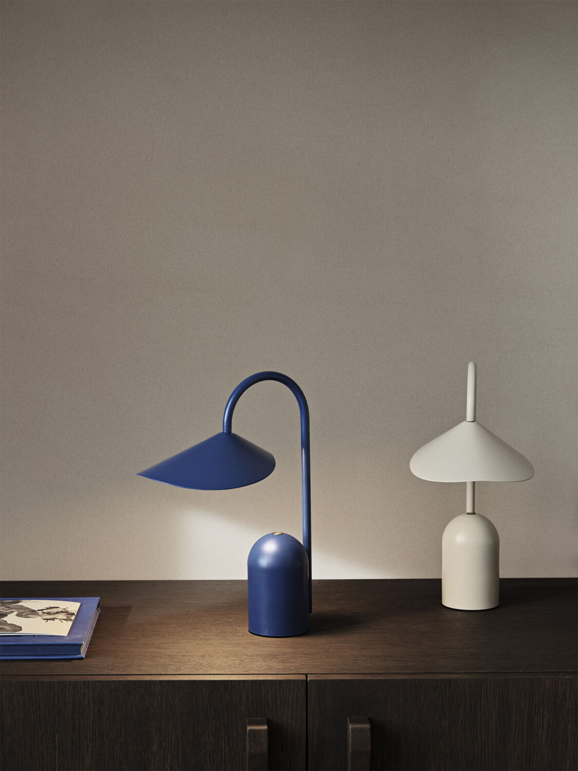 Arum Portable Lamp - Bright Blue
