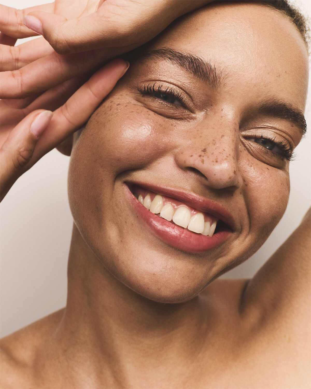 Skin Glow Tinted Beauty Balm highlighter