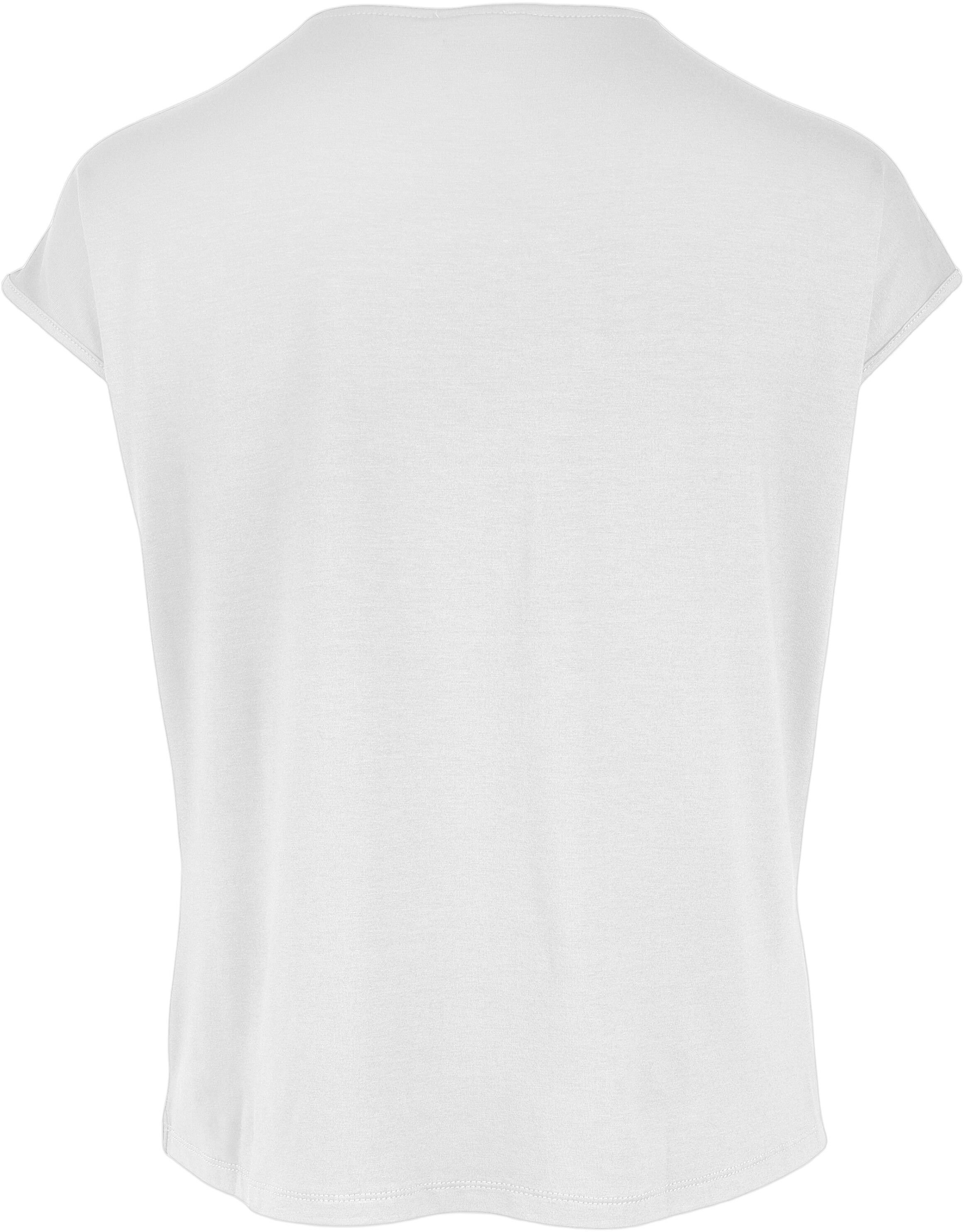 Yasmi Tee V-neck