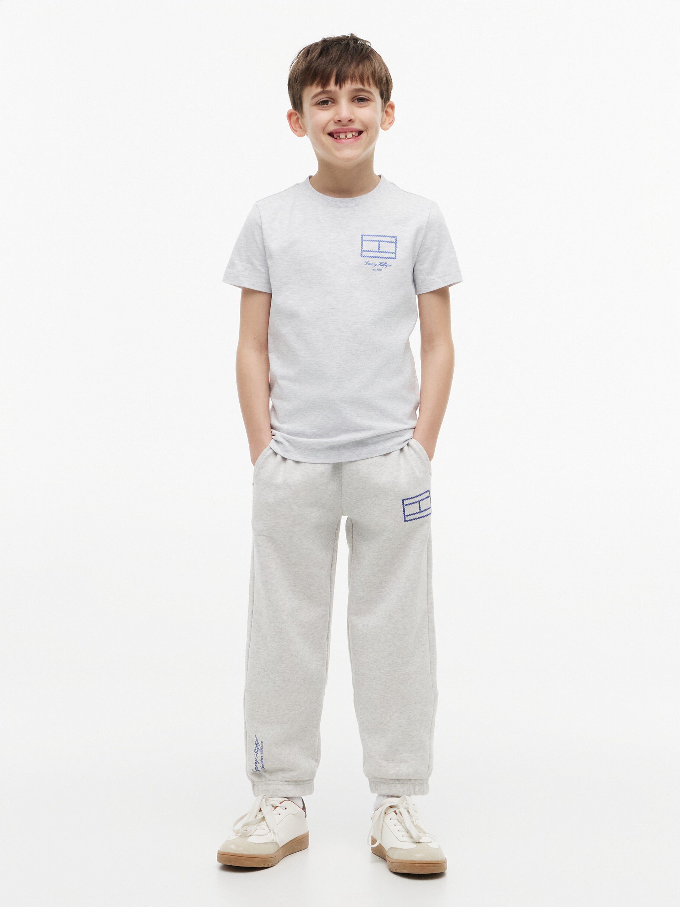 OUTLINE FLAG GRAPHIC T-SHIRT SS