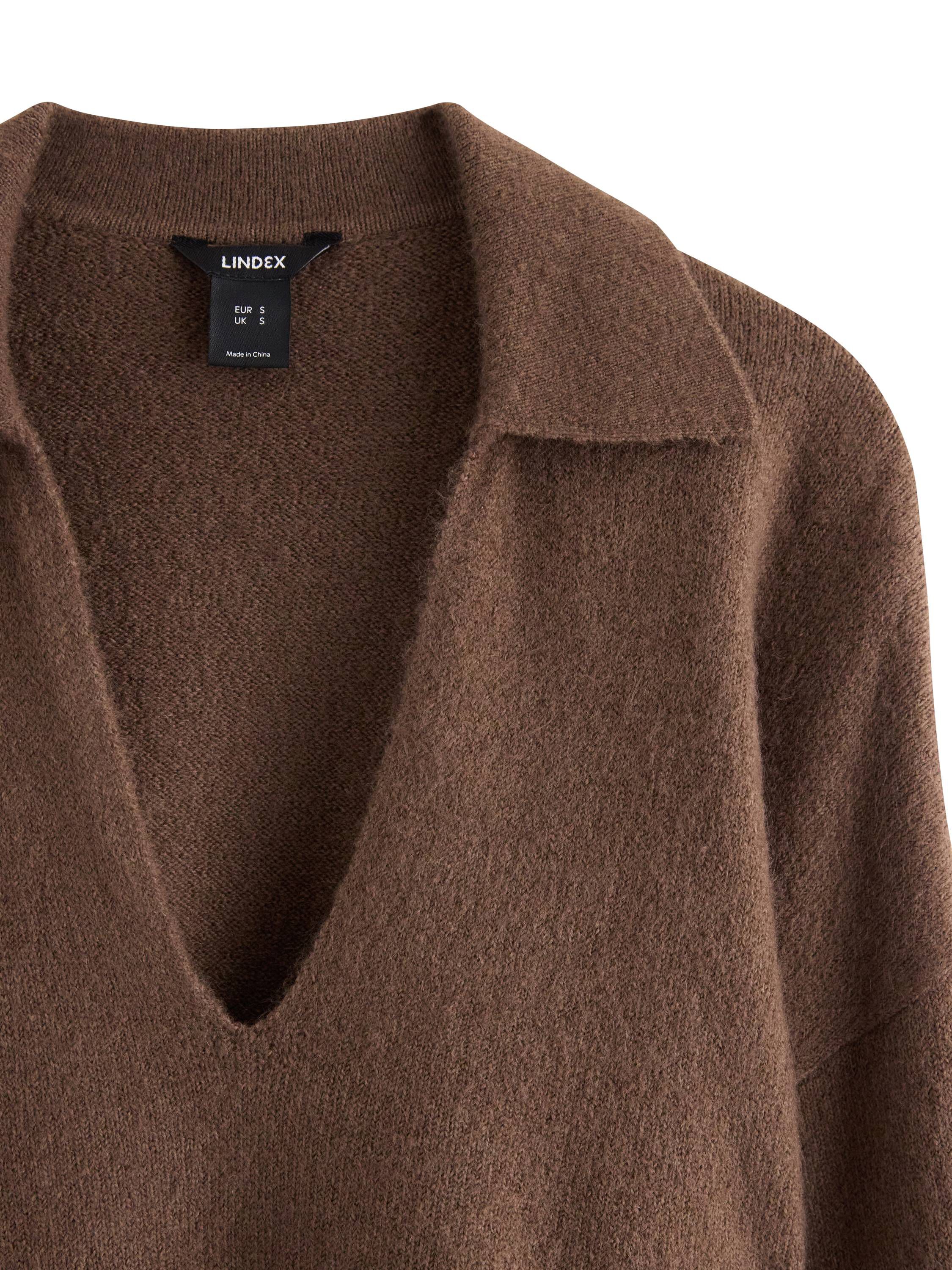 Stickad tr&ouml;ja i mjukt material med