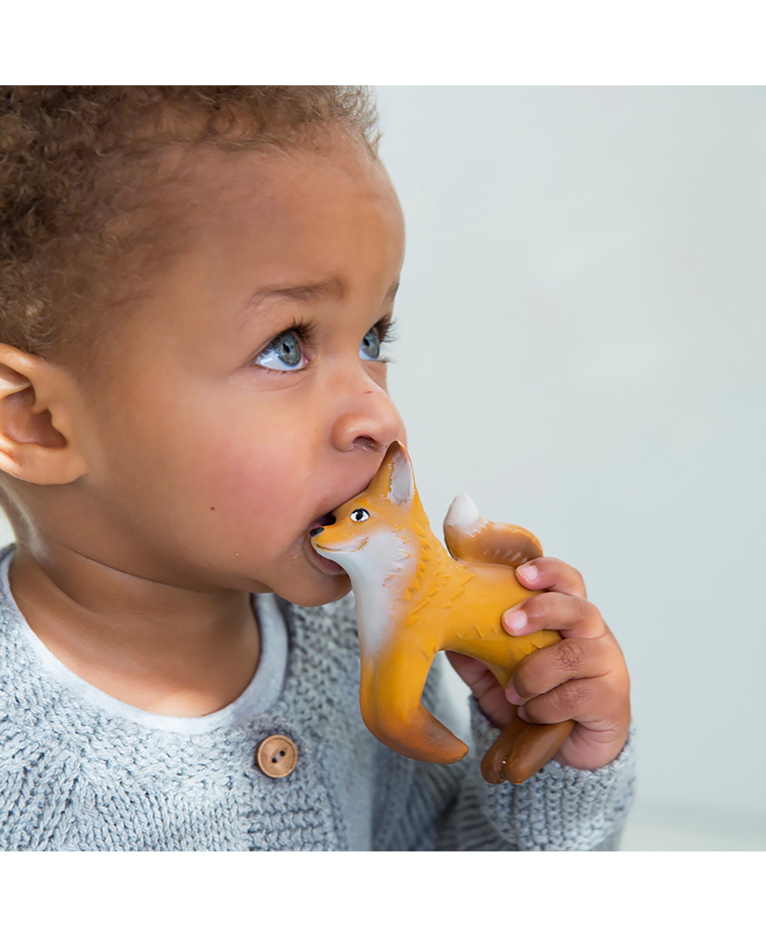 Oli & Carol - Armb&aring;nd i naturgummi - R&aelig;ven Rob