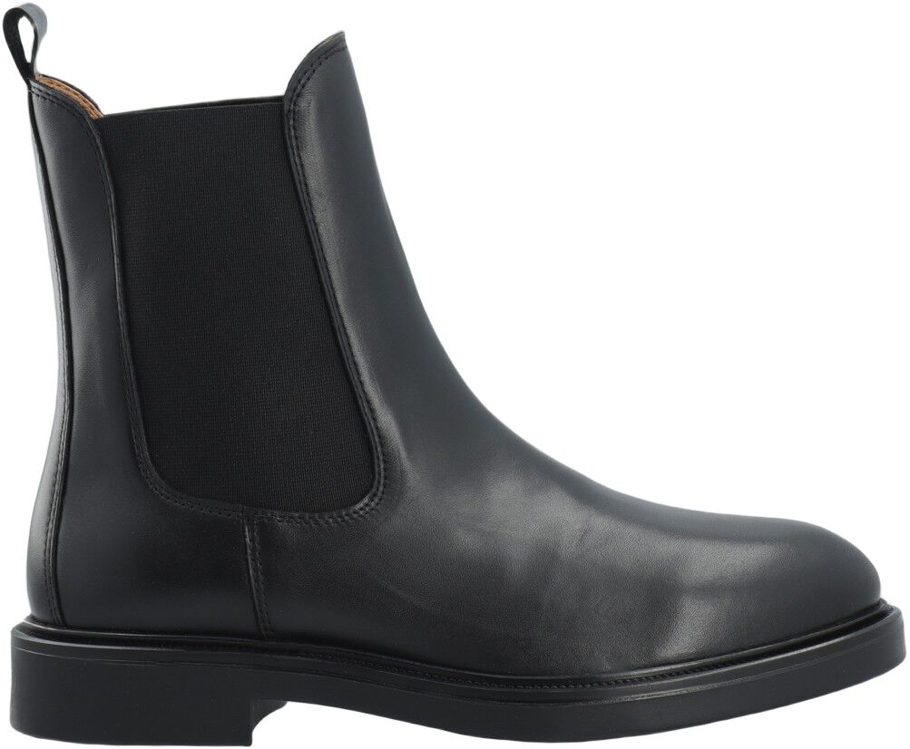 Chelsea boots