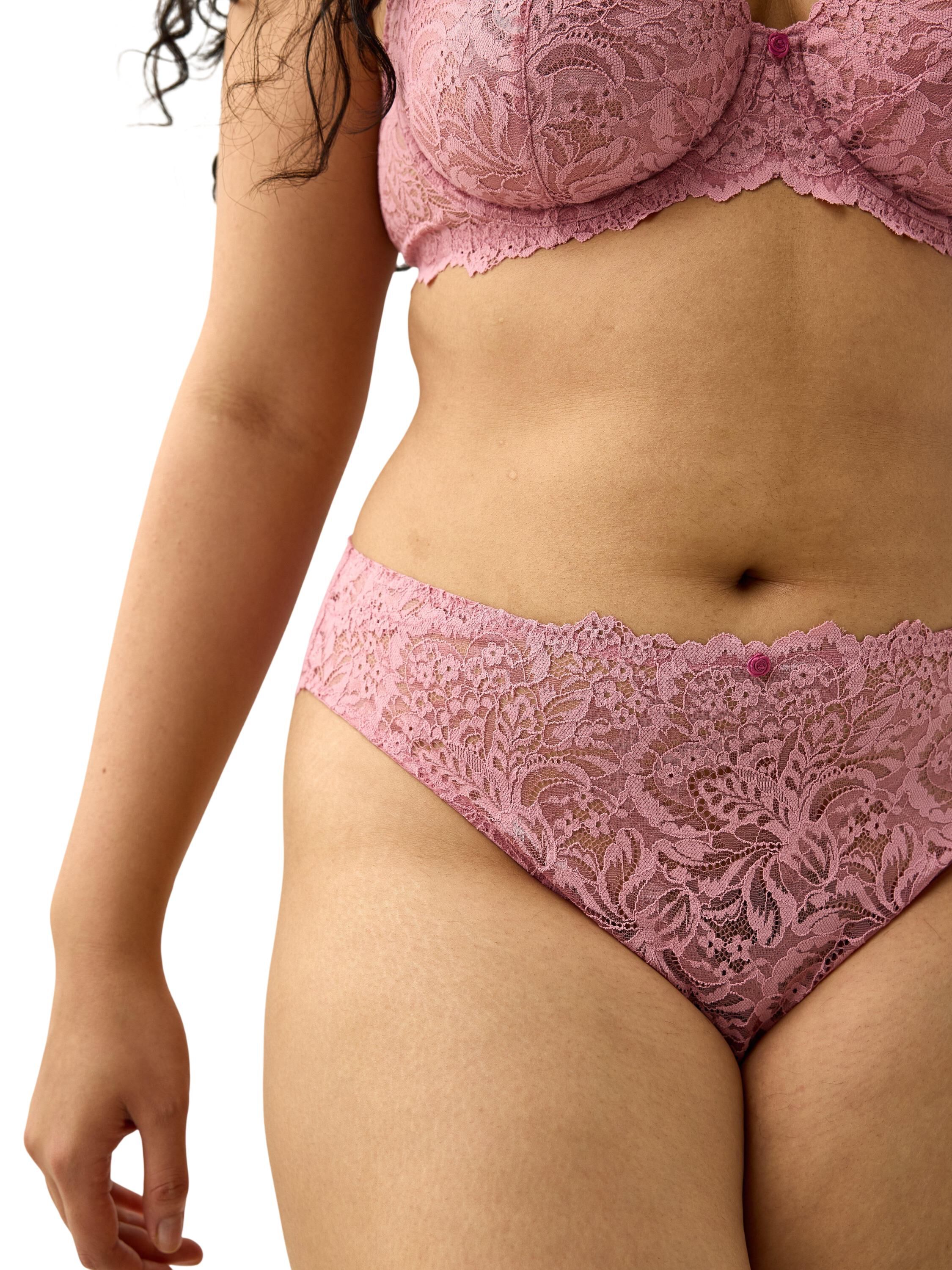 Brazilian briefs in lace with a reg