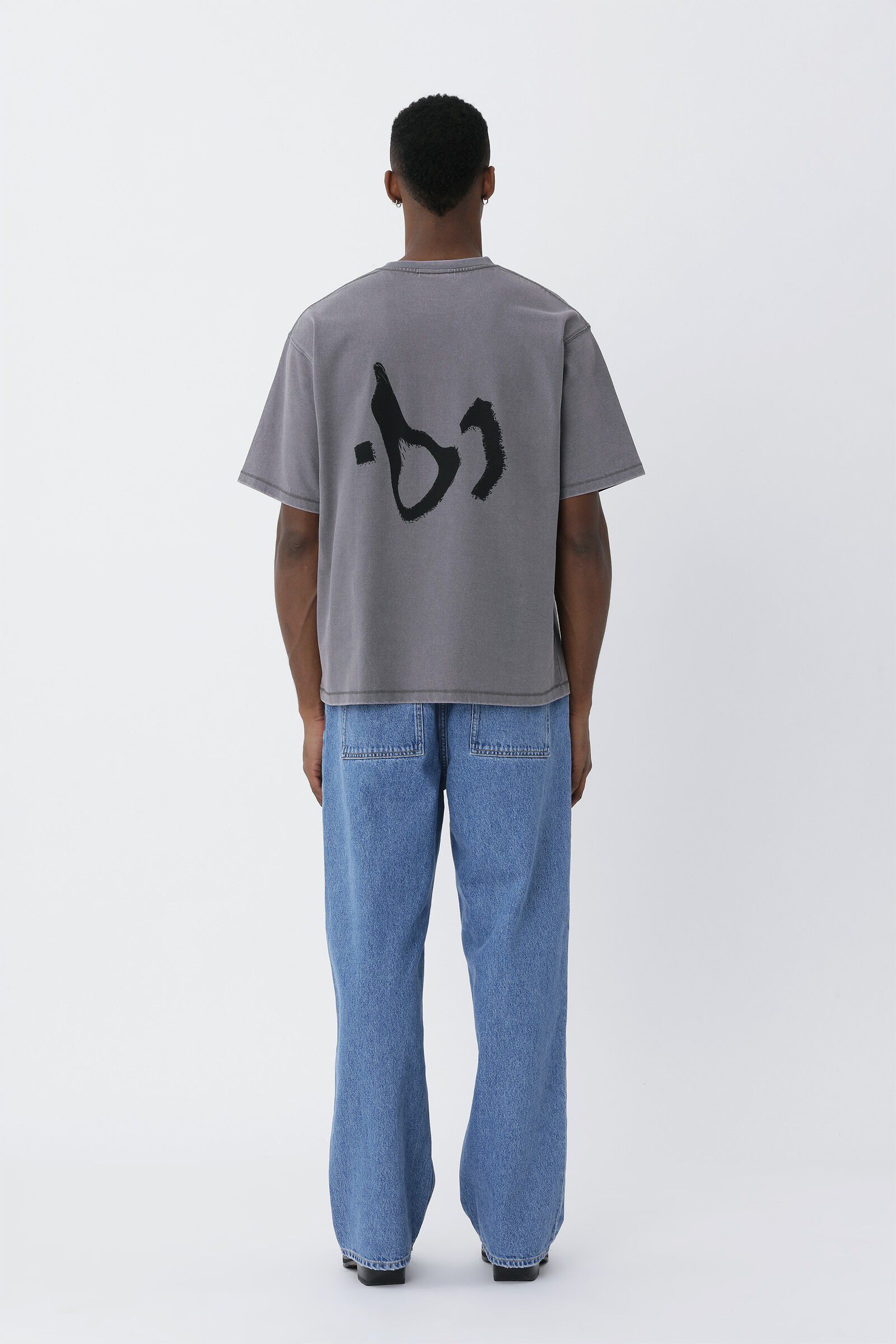 LA. 01 Logo T-shirt