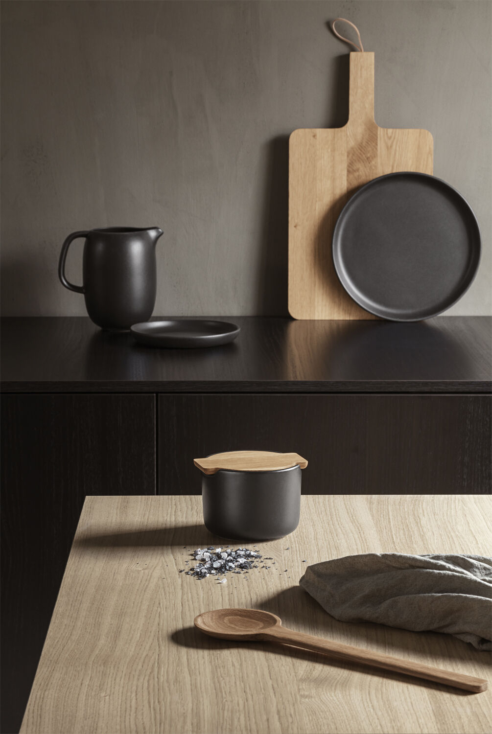 Saltkar med l&aring;g