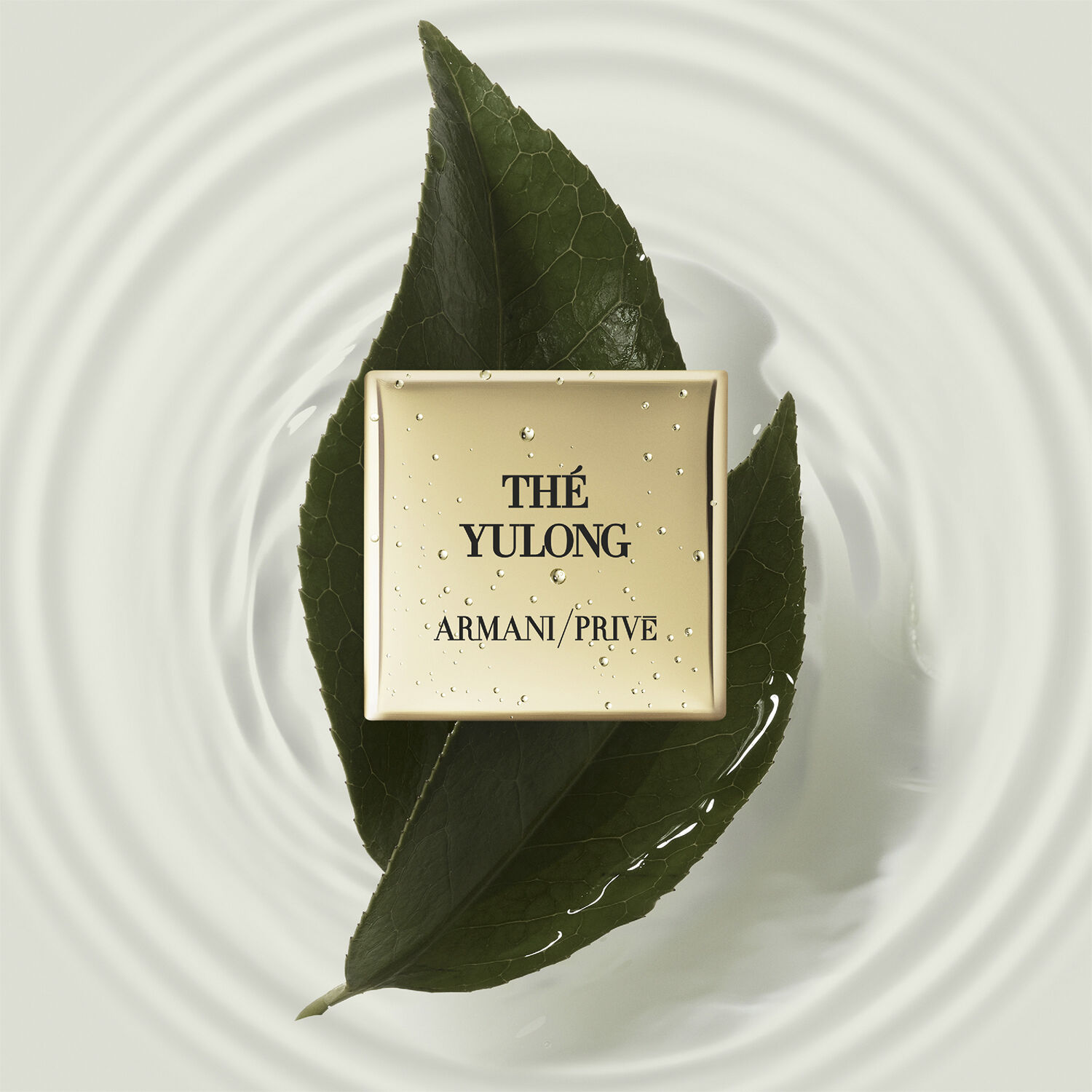 Armani Priv&eacute; Th&eacute; Yulong Scented Candle