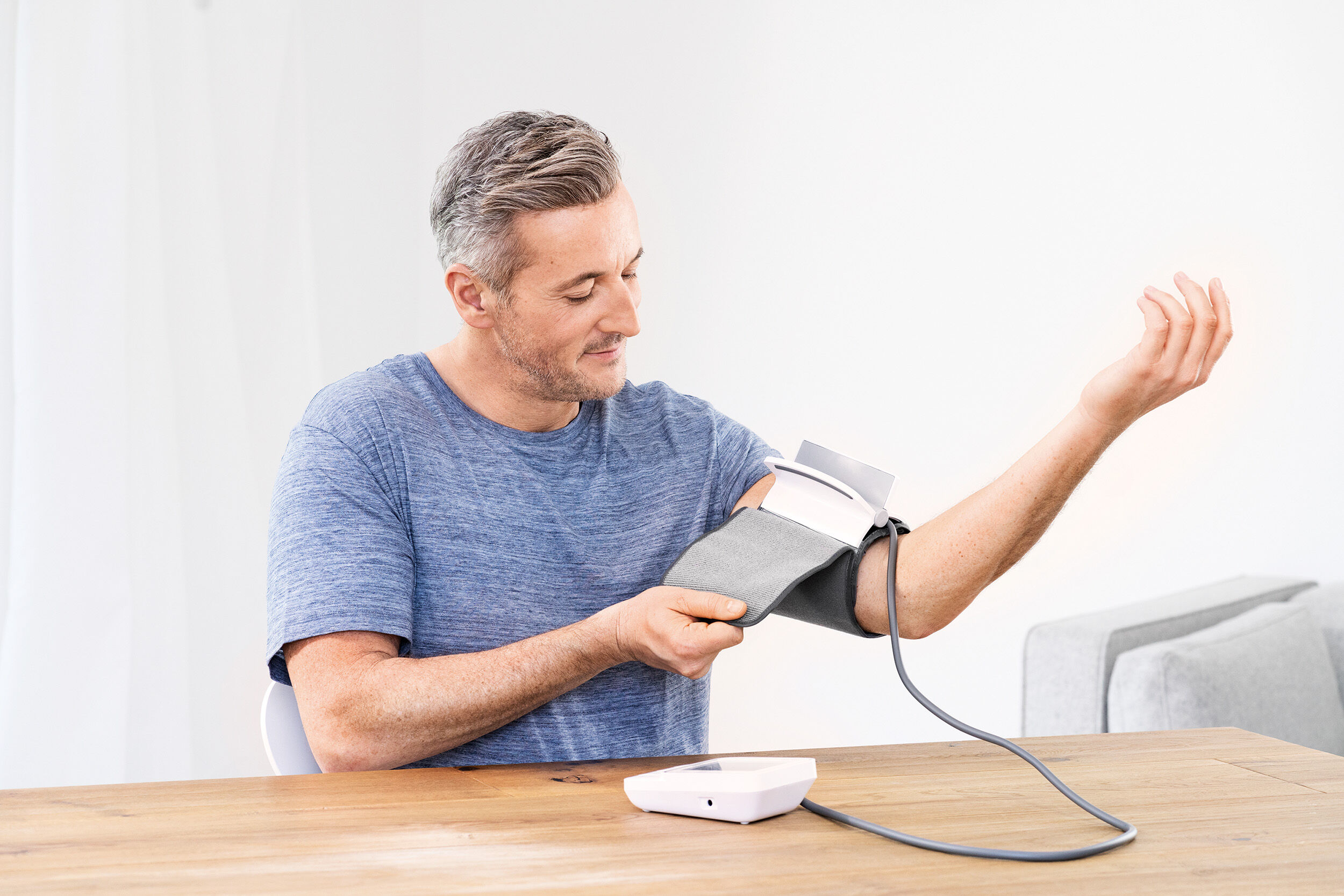 Blodtrykksm&aring;ler easyClip til overarmen BM 51