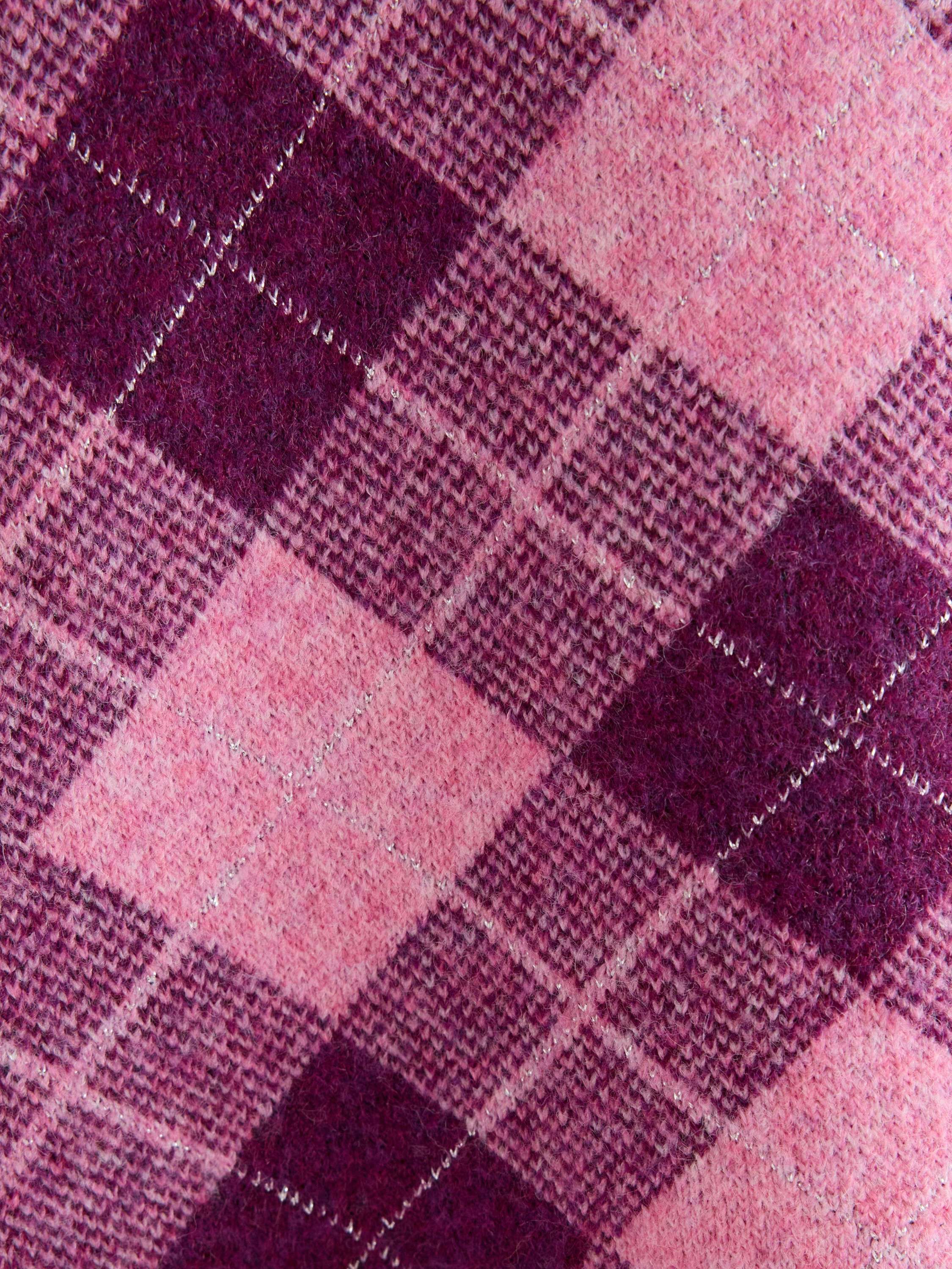 Top knitted argyle