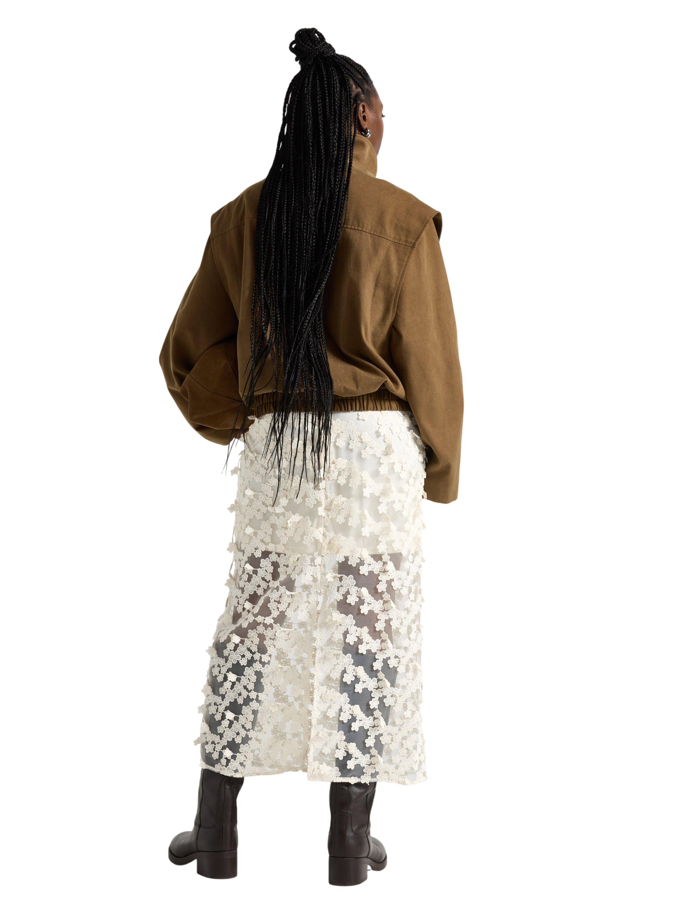 Midi skirt in mesh and with embroid