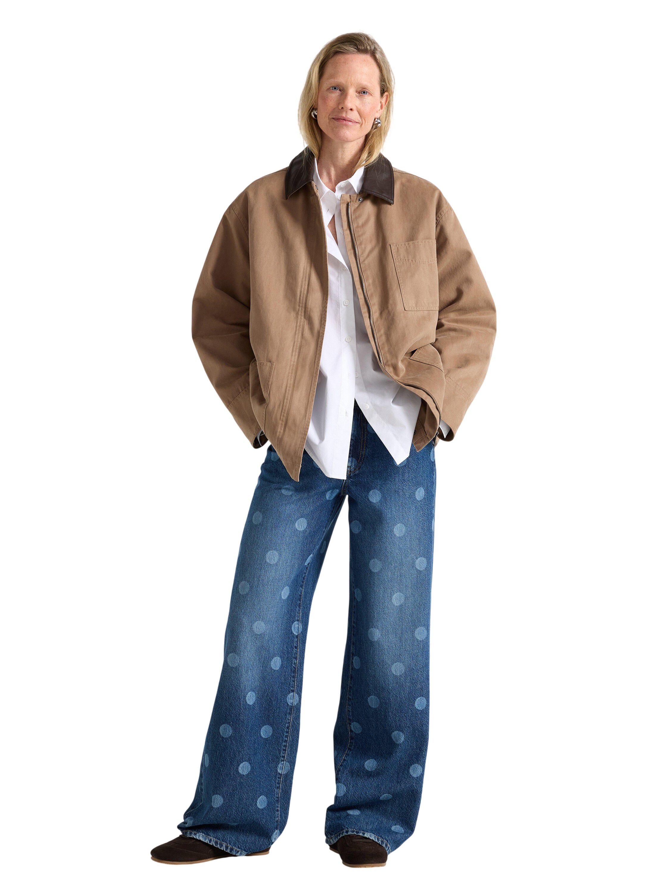 Padded jacket with a relaxed fit, f