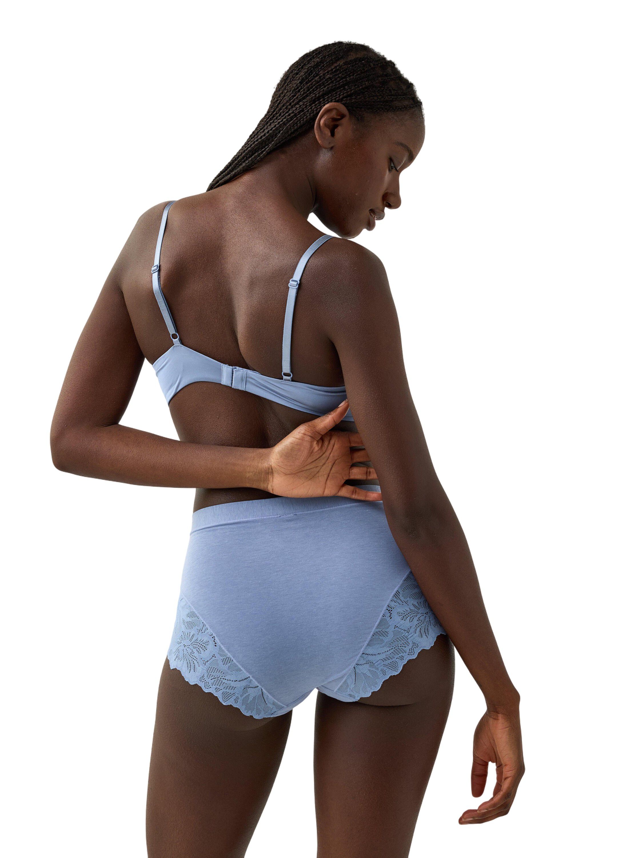 Comfy briefs with cotton feel and s