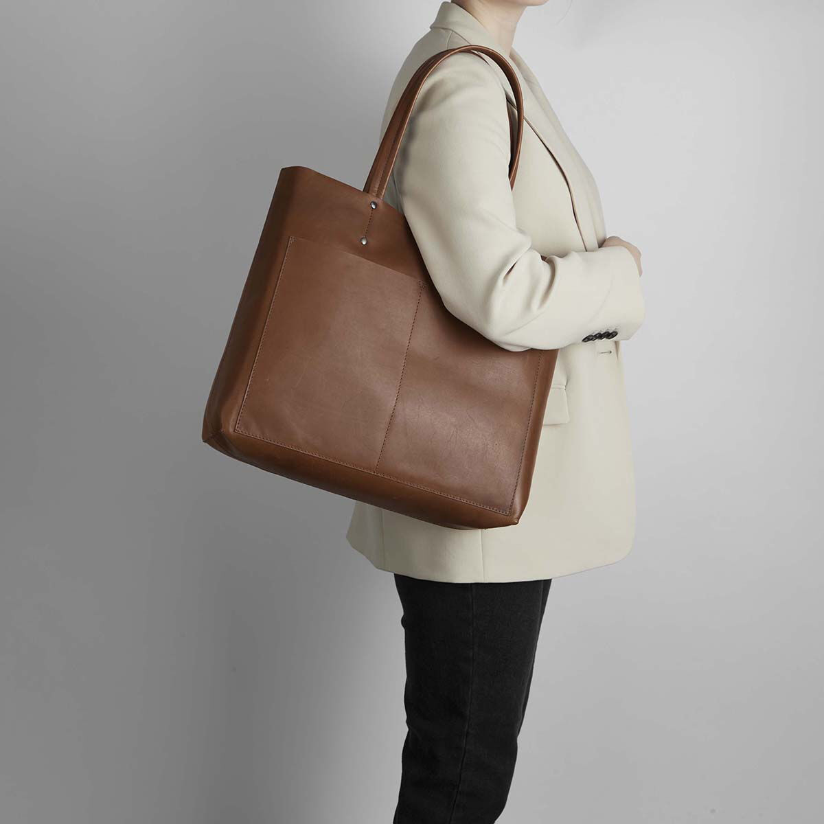 JaydaMBG Shopper, Antique